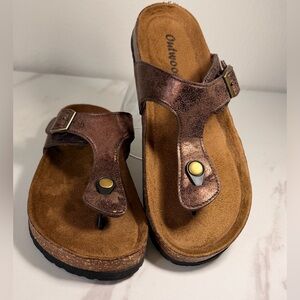 Outwoods Metallic Brown Cork Footbed Thong Sandals